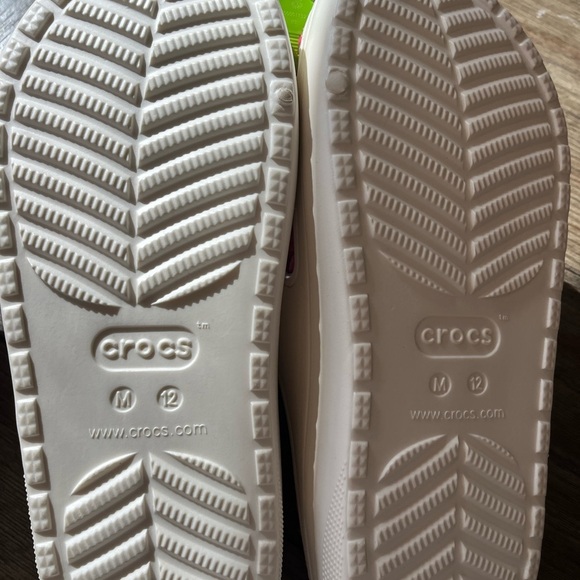 NWT classic cozzzy holiday crocs - Picture 3 of 5